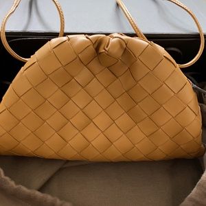 Bottega Veenta Mini Pouch - Color: Caramel